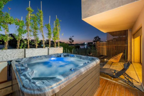 Luxury Apartment with Hot Tub and Spectacular Views